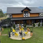別荘 Weekend House ヴェルホヴィナ