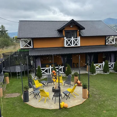 Ferienhaus Weekend House Werchowyna