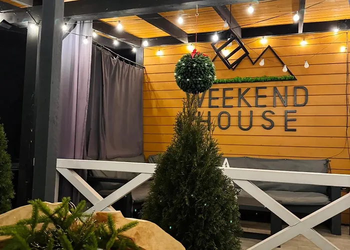Дом отдыха Weekend House *