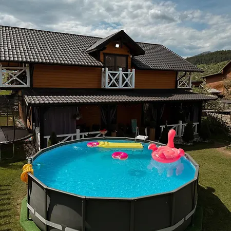 Дом отдыха Weekend House *